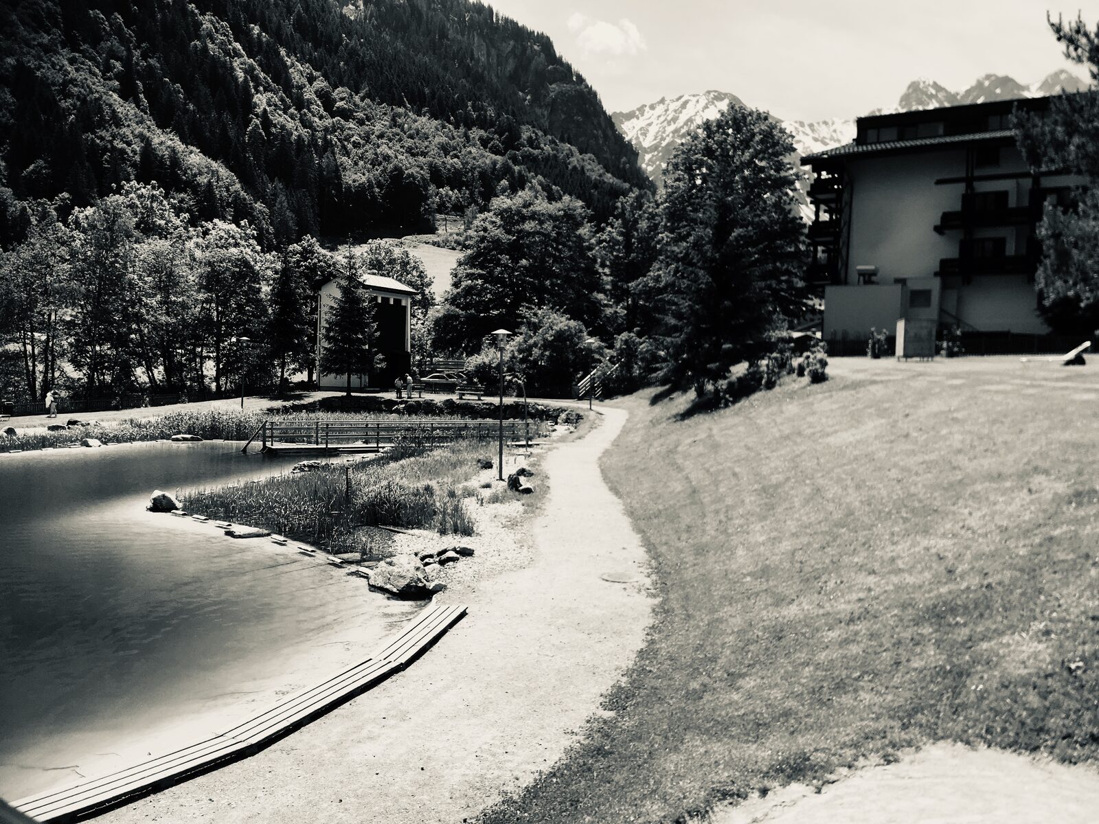 Uferweg und Liegewiese am Alvierbad
